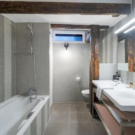 Апартаменты Superb Duplex Located On Rue Mouffetard Париж