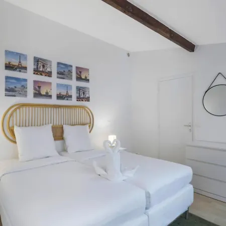 Superb Duplex Located On Rue Mouffetard דירה פריז