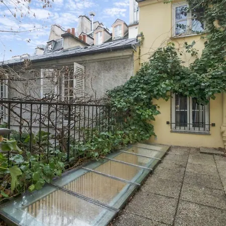 Superb Duplex Located On Rue Mouffetard דירה