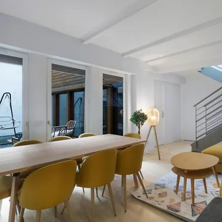 Superb Duplex Located On Rue Mouffetard