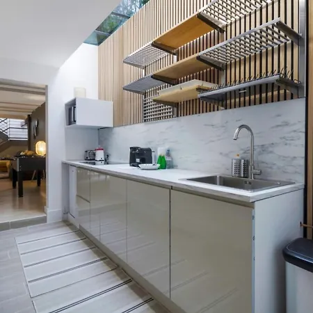 דירה Superb Duplex Located On Rue Mouffetard