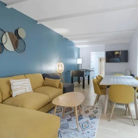 Superb Duplex Located On Rue Mouffetard פריז